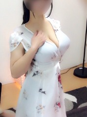 CUICUI ~キュイキュイ~の女性