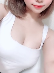ティアラの女性
