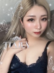 TIARA ～ティアラ～の女性