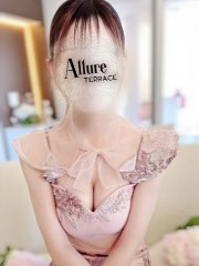 アルール の女性