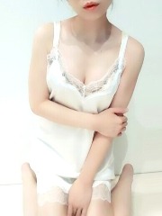 リブランド の女性